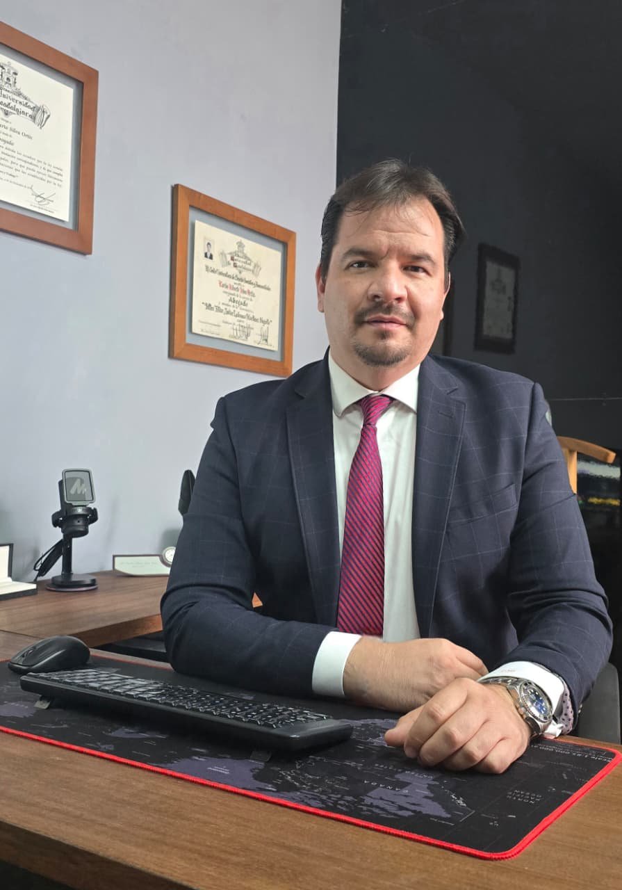 Lic. Carlos Alberto Silva Ortiz - Abogado en Guadalajara